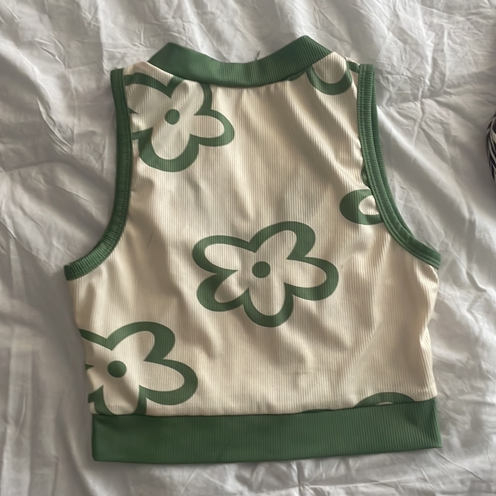 3 basic tops - Picture 3 of 7